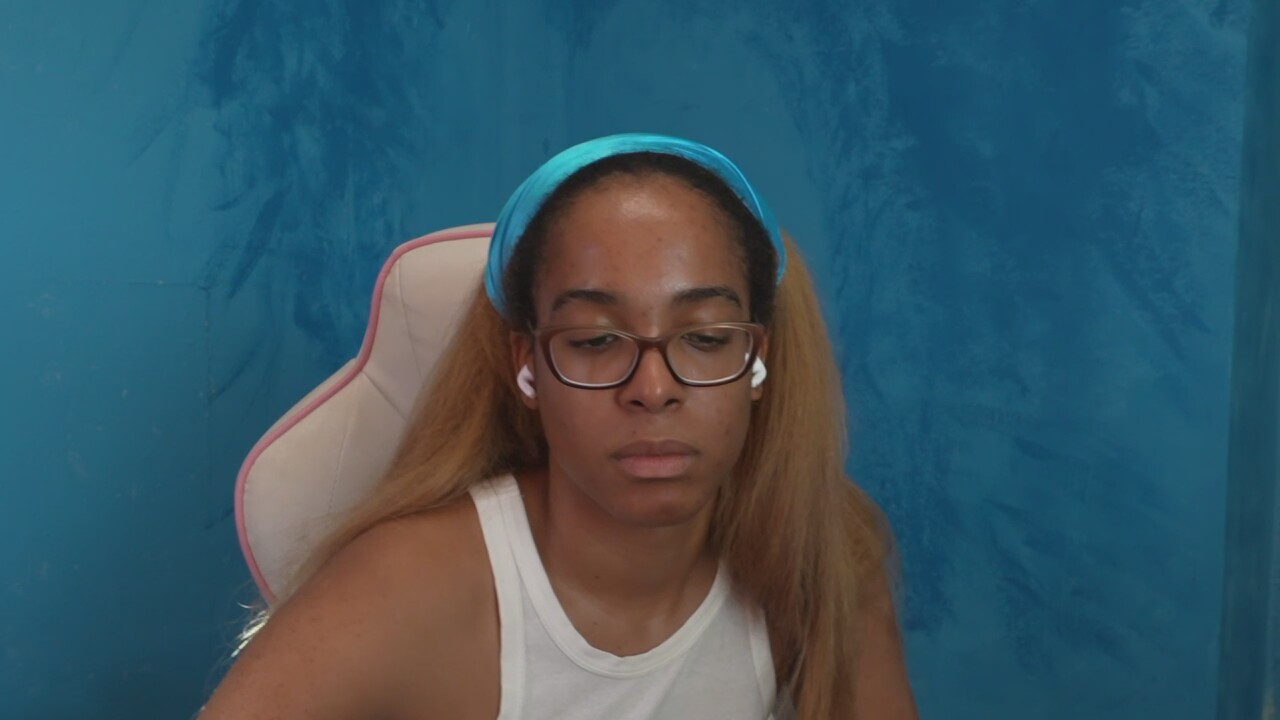 CaitlinCoxxx