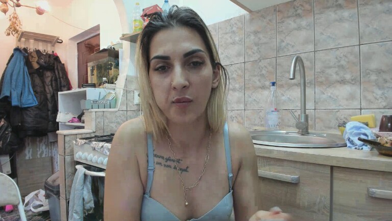 Adriana27's Streamate show and profile