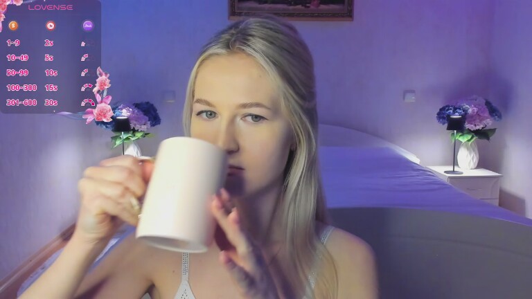 Julie_Blaze's Streamate show and profile